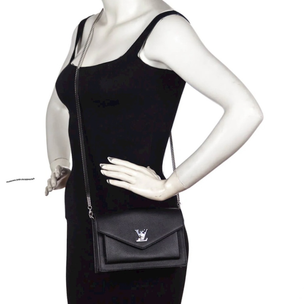 Elegant Black Shoulder Bag